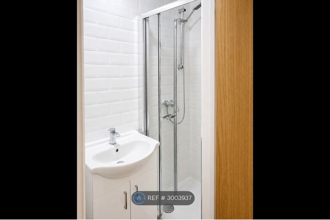 Flat, Southampton Road, London photo 4