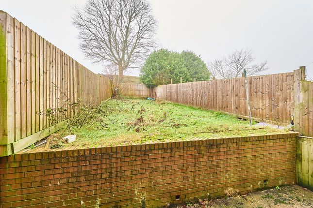 26 Wellswood Avenue, Ketley Bank, Telford photo 3