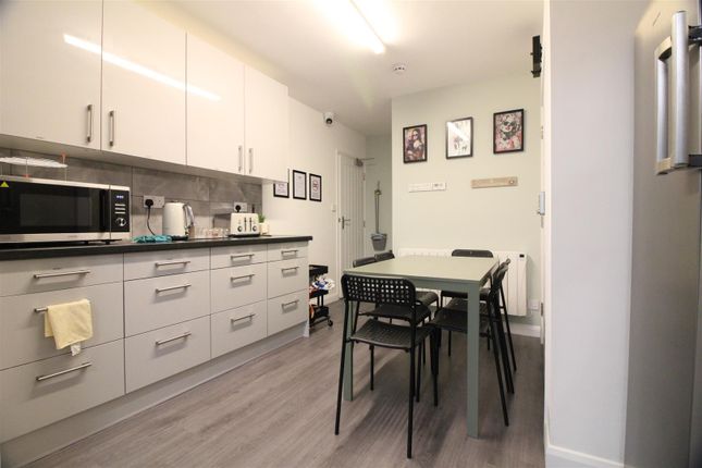 337g9, Kingsway, Hayes photo 5