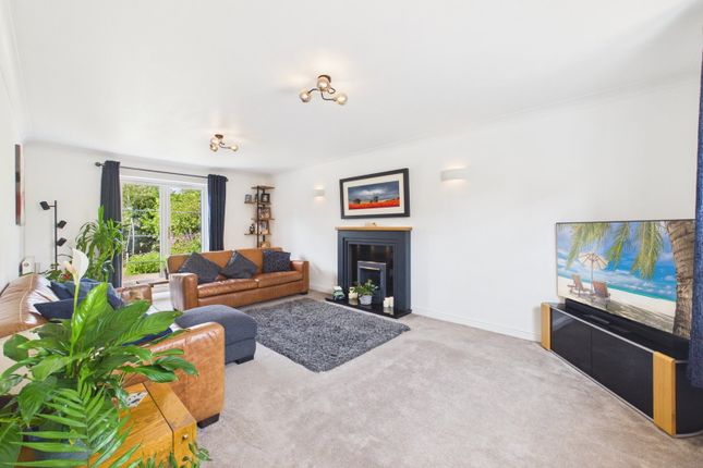 39, Salmons Leap, Calne photo 3