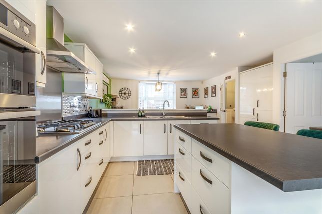30, Goldcrest Road, Mansfield photo 2