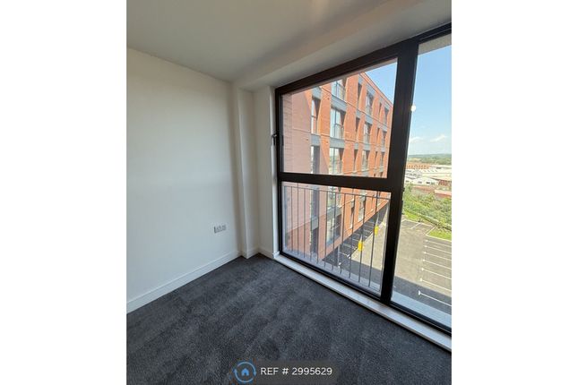 Flat  Willow Court, Ford Lane Salford, Manchester photo 4