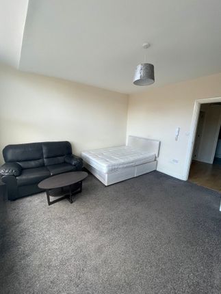 Flat 1, 103A Roundhay Road, Leeds photo 2