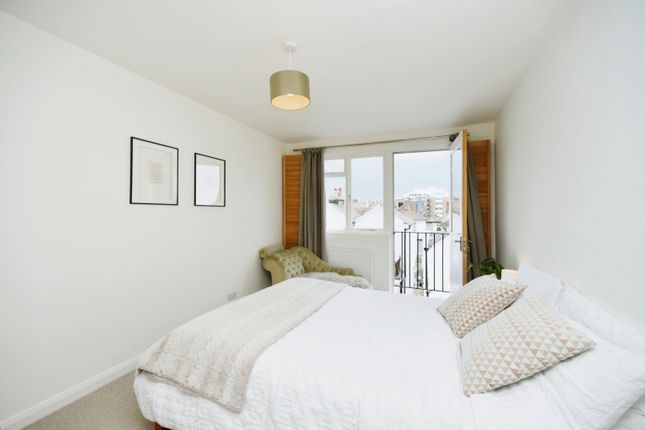 Thumbnail Flat for sale in Seafield Road, Hove