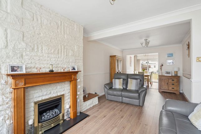 10 Leggatts Close, Watford photo 4