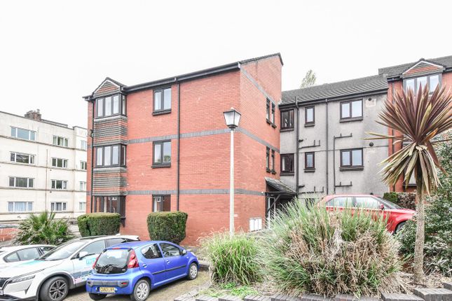 Thumbnail Flat for sale in Sarlou Court, Uplands, Swansea