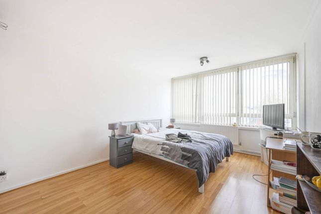 Maisonette for sale in The Quarterdeck, Canary Wharf, London