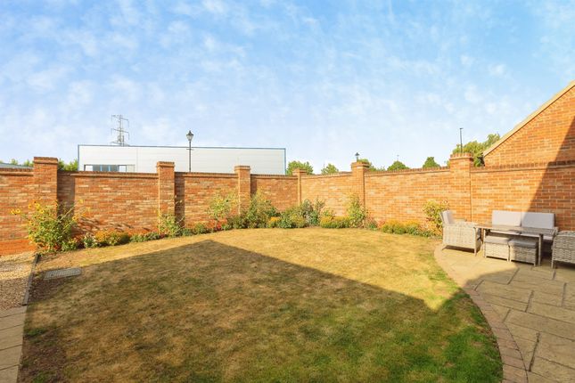 21, Brimmers Way, Aylesbury photo 4