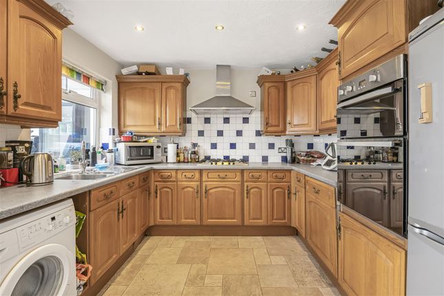 25A, Clewer Fields, Windsor photo 3
