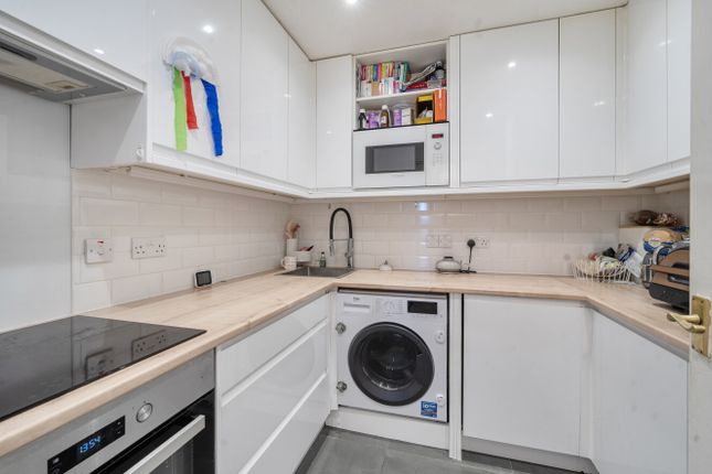 18 Balmoral House,, Whittle Close, Ash Vale photo 2