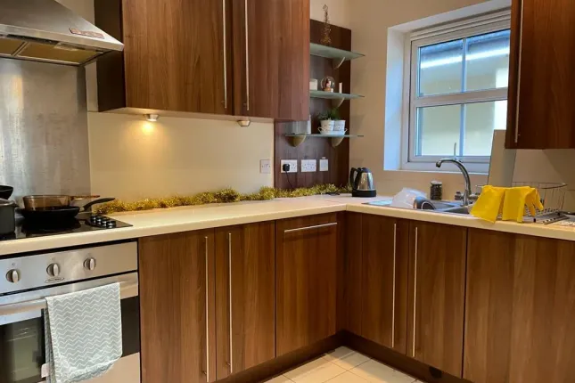 Apartment 5, 250 Lynfield Court, Robin Hood Lane, Birmingham photo 3
