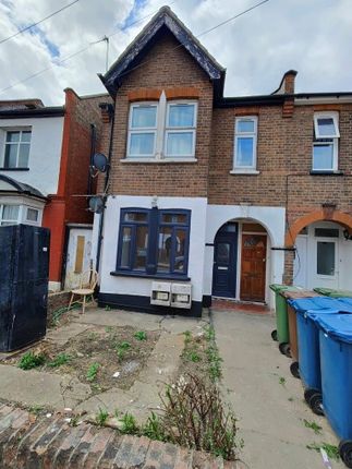 One Bedroom Ground Floor Maisonette In Central South Harrow With Amenities / Piccadilly Line Underground Station Nearby