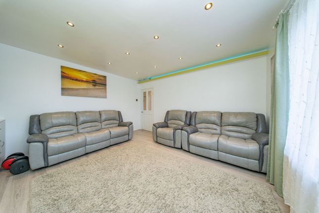 62 Niddry Road, Broxburn photo 4