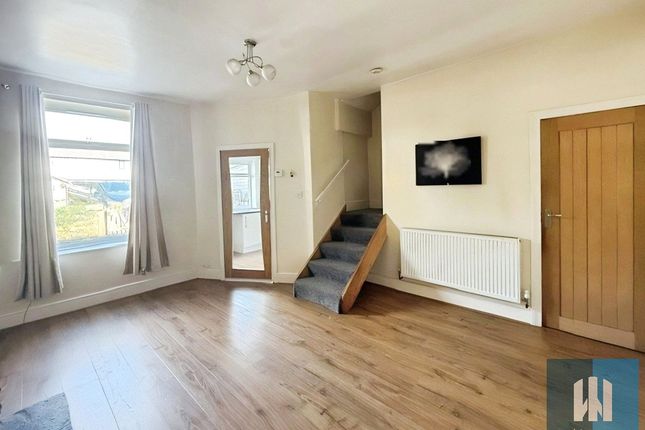 11, Springfield Terrace, Huddersfield photo 4