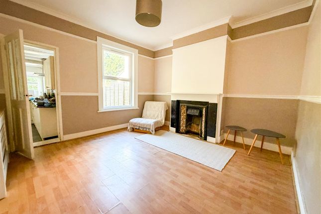 106, Rosemary Road West, Clacton-on-Sea photo 3