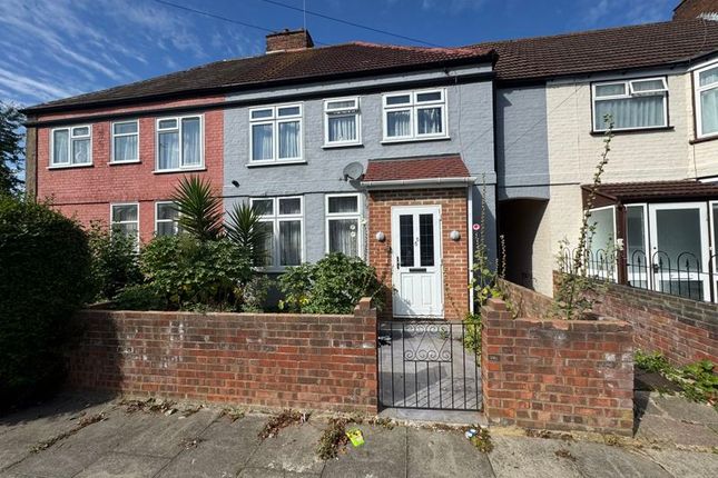 Thumbnail Terraced house for sale in Monks Park, Wembley