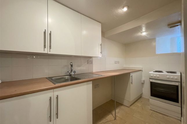 Flat 1, 7, Newport Terrace, Devon photo 4
