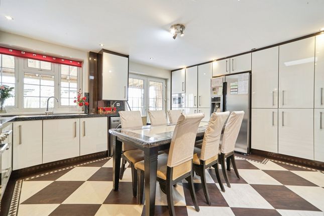 12, Sherwell Rise, Bradford photo 2