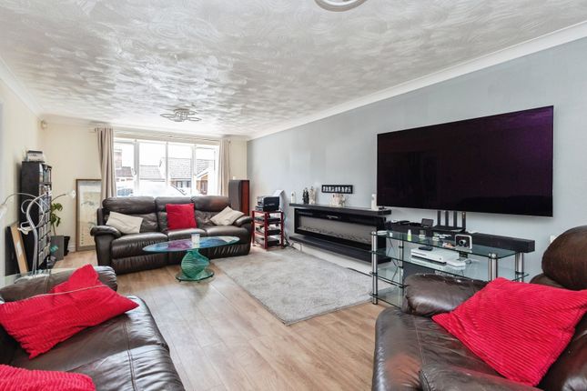 18, Drayfields, Manchester photo 4