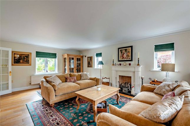 Walkelin House, 12, Hollycroft, Thatcham photo 3
