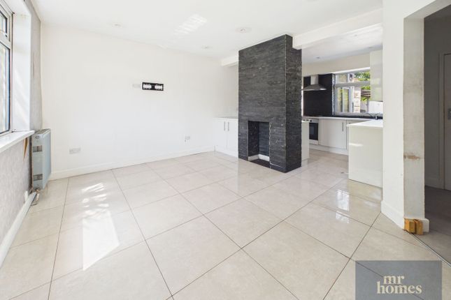 8, Greenfarm Road, Cardiff photo 2