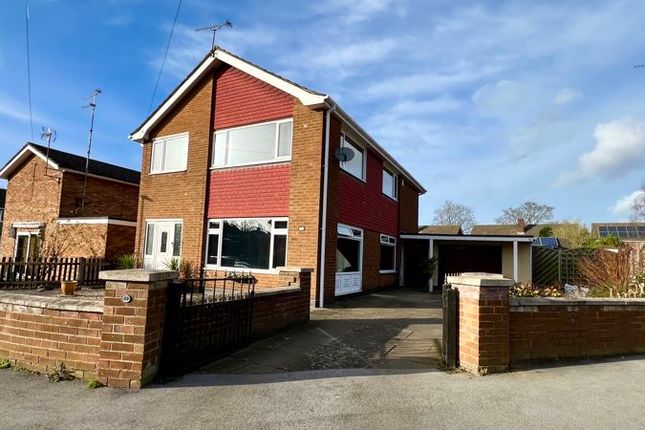 Thumbnail Detached house for sale in Shakespeare Avenue, Scunthorpe