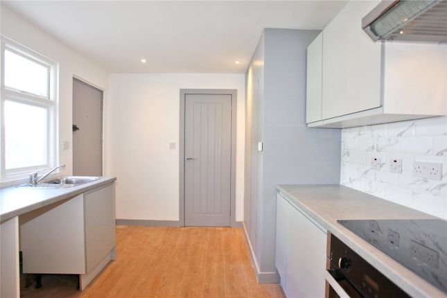 Flat to rent in Old Church Road, London