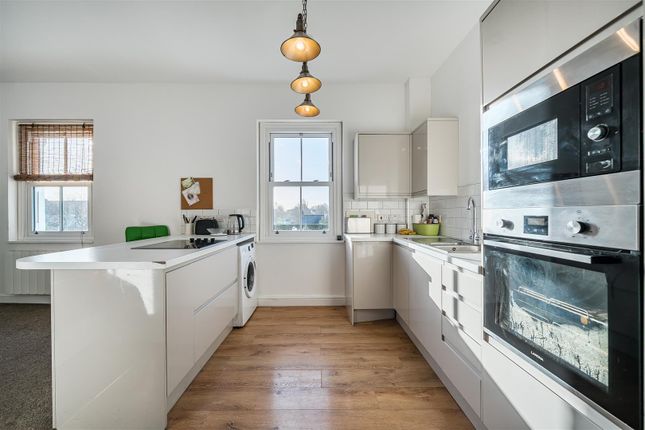 Flat 3, 10, West Allington, Bridport photo 3