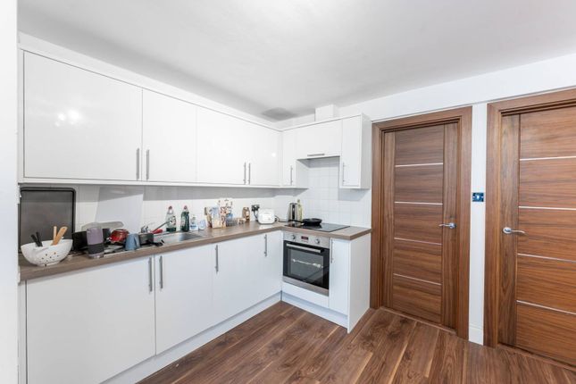 Thumbnail Flat for sale in Dawes Road, Fulham, London