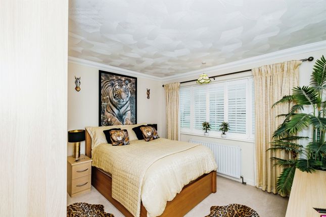 Flat for sale in Beach Green, Shoreham-By-Sea