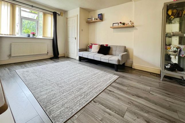 75, Ploughmans Croft, Bradford photo 3