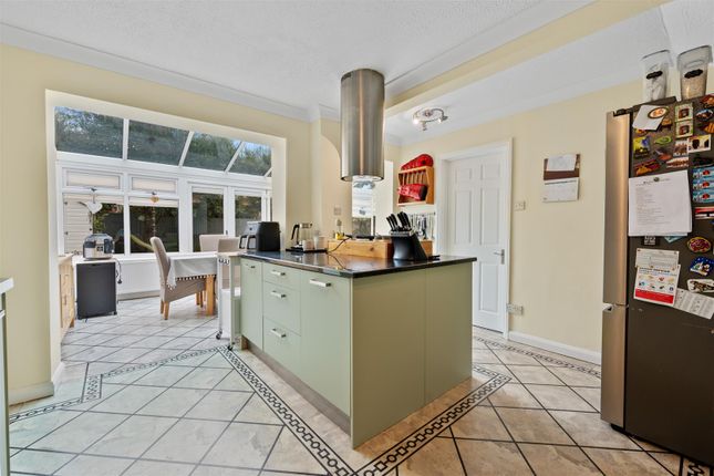 35, Larkwood Close, Larkwood Close, Kettering photo 3