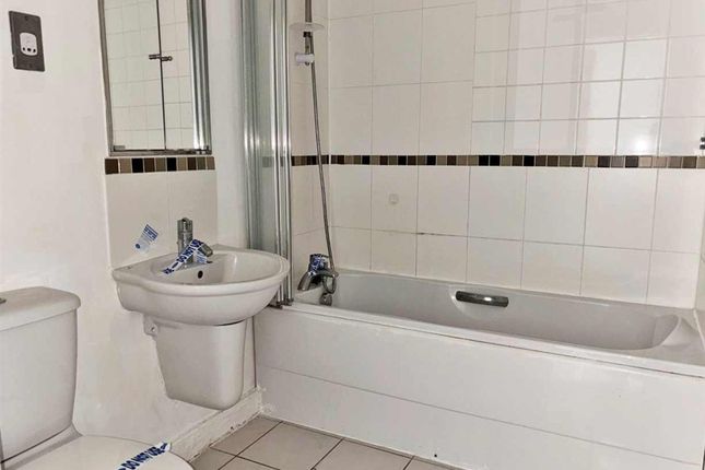 Flat 45, Coral Apartments, 17, Western Gateway, LONDON photo 3