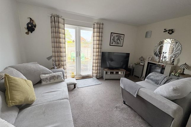 19, Cromarty Close, Fareham photo 2