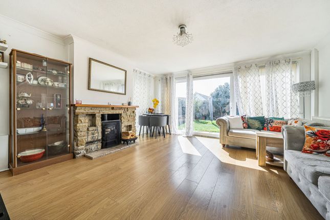 90 Stocks Lane, Chichester photo 3