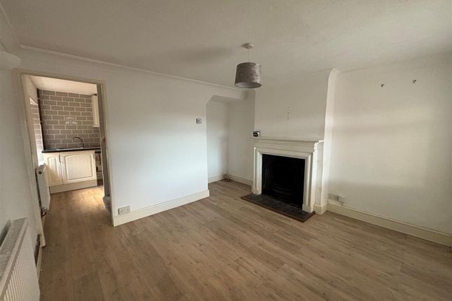 Pump Cottage, 2 Lang Road, Crewkerne photo 2
