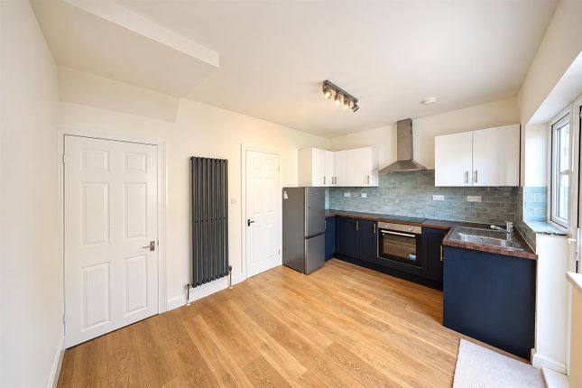 81, Campion Avenue, Hull photo 2