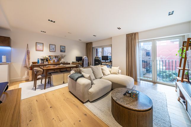 1-bed flat on Flat 7, 17 Exchange Gardens, London, £600,000