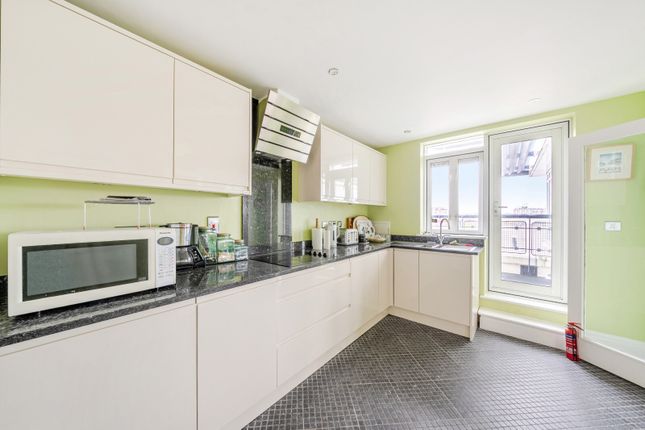 Flat 45, Alexander House,, Royal Quarter, Kingston upon Thames photo 3