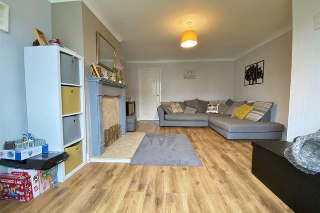 42, Broadmanor, Selby photo 4