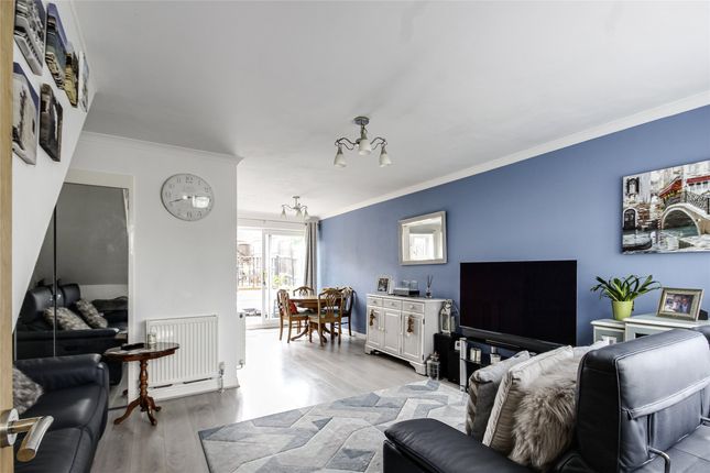 3, Greenacres, Surrey photo 3
