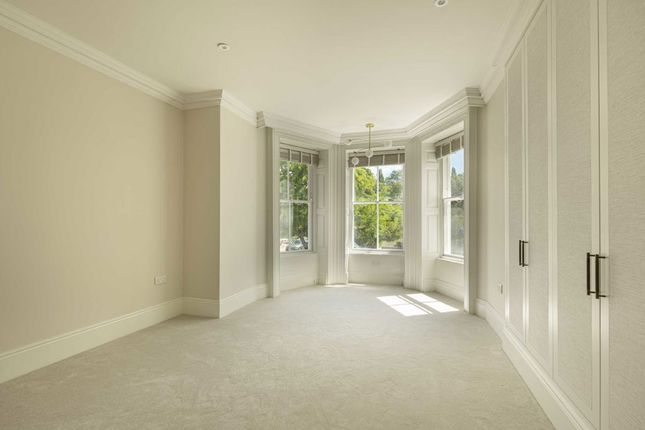 Flat 2, Holland House, 6, Church Street, Isleworth photo 4