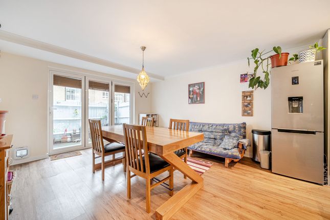 38 Blondin Street, London photo 3