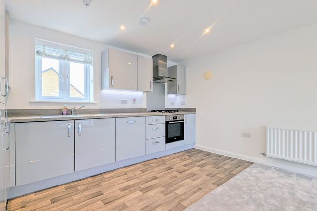 Flat 4, 31 Teeswater Way, Milton Keynes photo 3
