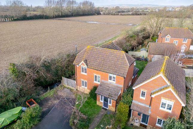 Thumbnail Detached house for sale in Deer Close, Chichester