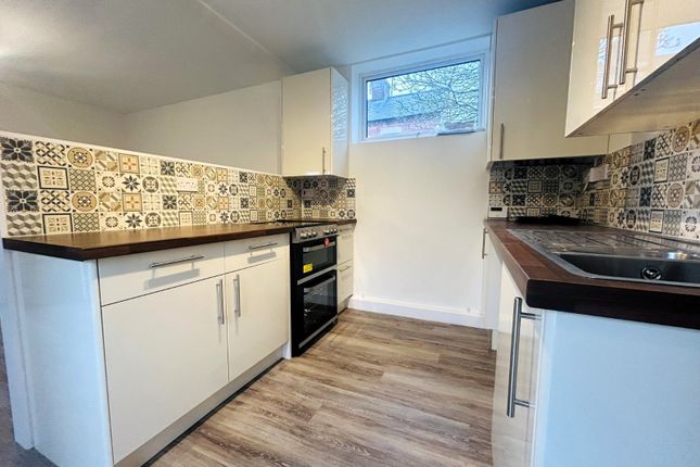 Thumbnail Bungalow to rent in Southgate Mews, Cirencester, Gloucestershire