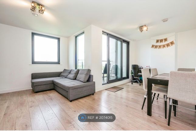 Flat to rent in Bloom House, London