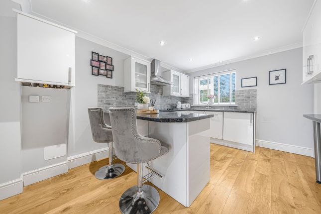221c, Charlton Road, Shepperton photo 4