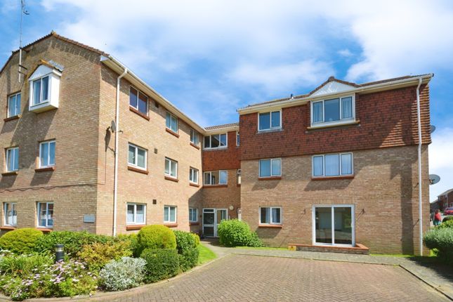 Thumbnail Flat for sale in Waltham Close, Margate, Kent