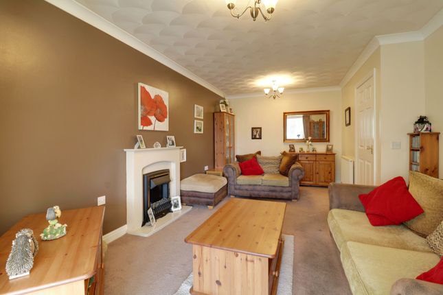 17 Wellington Close, Immingham photo 3